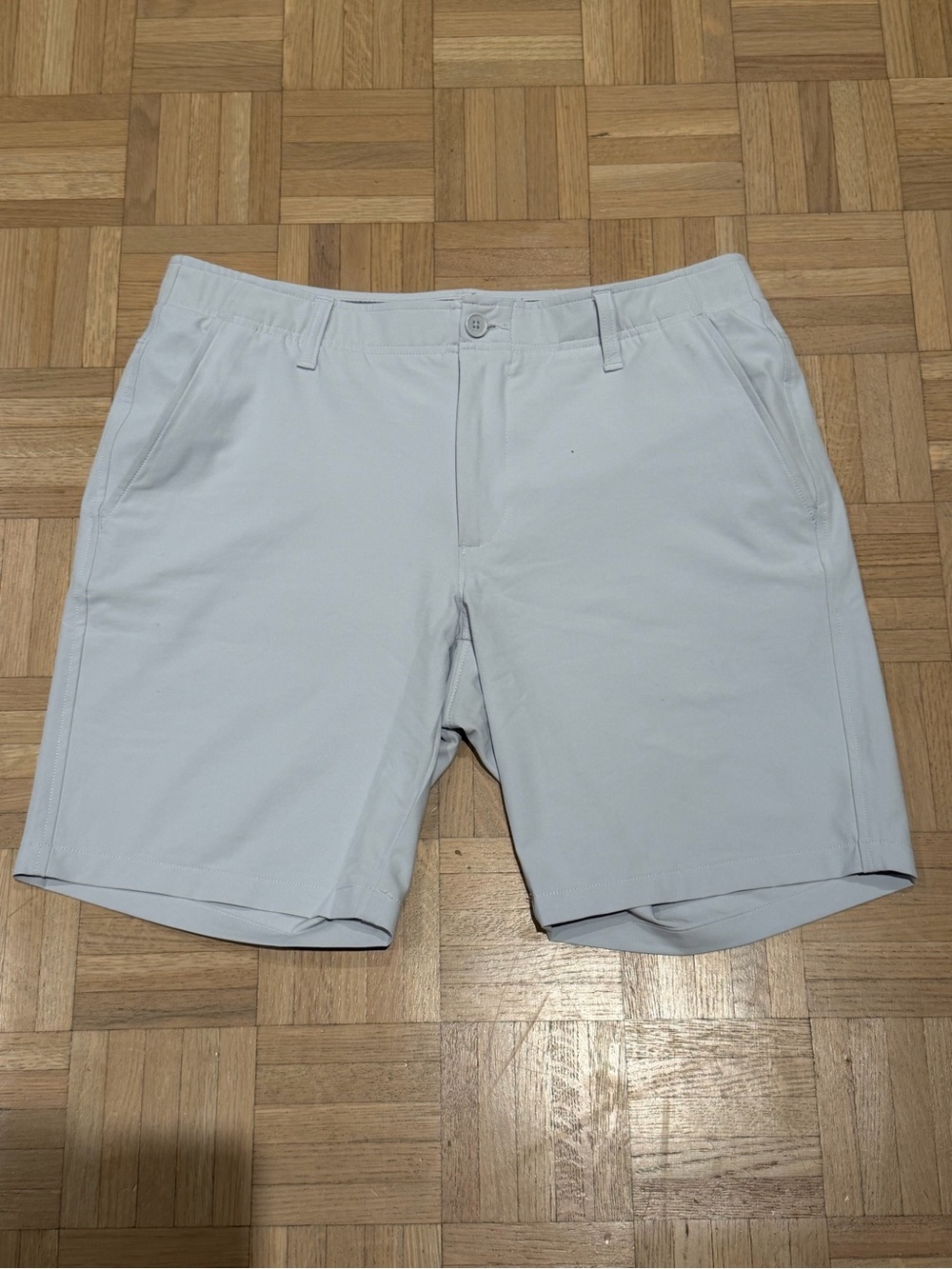 Used Under Armour Men’s Drive Tapered Golf Shorts - Halo Gray - Size 35